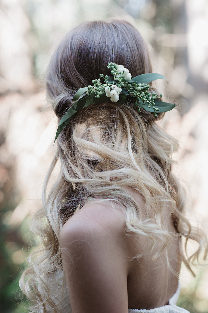 Bridal hair flowers Studio Green Melbourne wedding florist