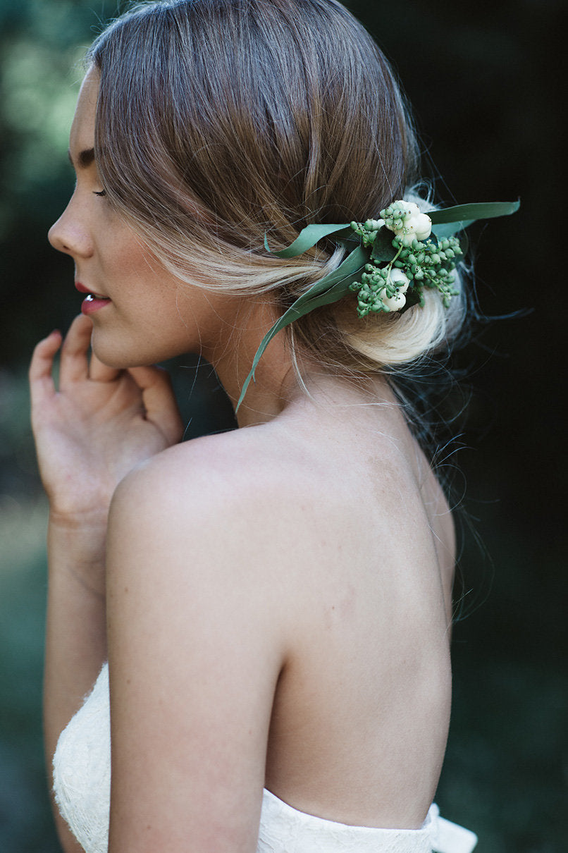 Bridal hair flowers Studio Green Melbourne wedding florist